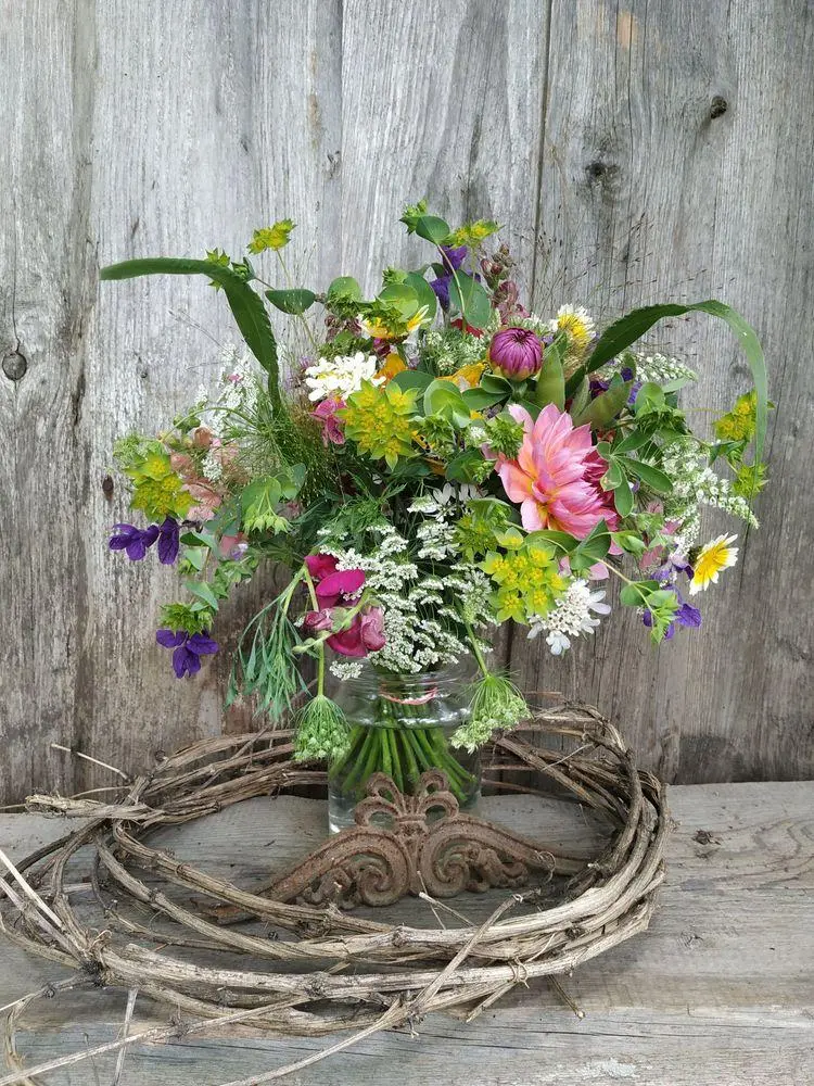 Blumenvielfalt bei Lisi Grün