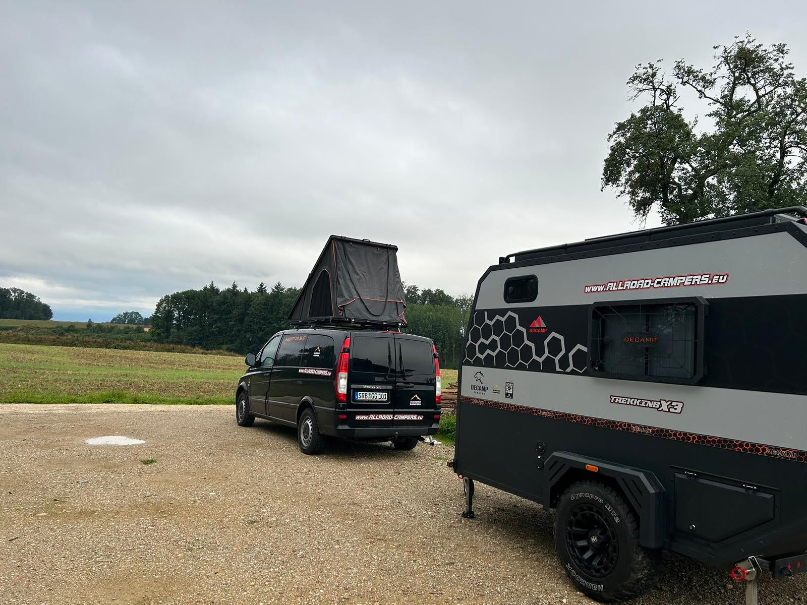 Offroad-Camper am Stellplatz